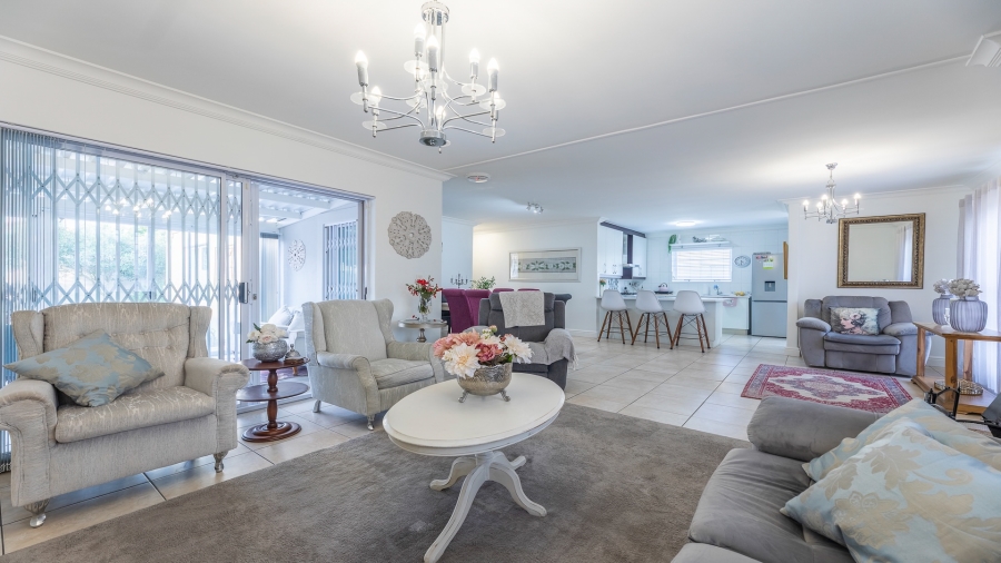3 Bedroom Property for Sale in Sunningdale Western Cape